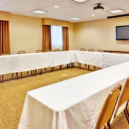Holiday Inn Express Hotel & Suites Byram By Ihg Экстерьер фото