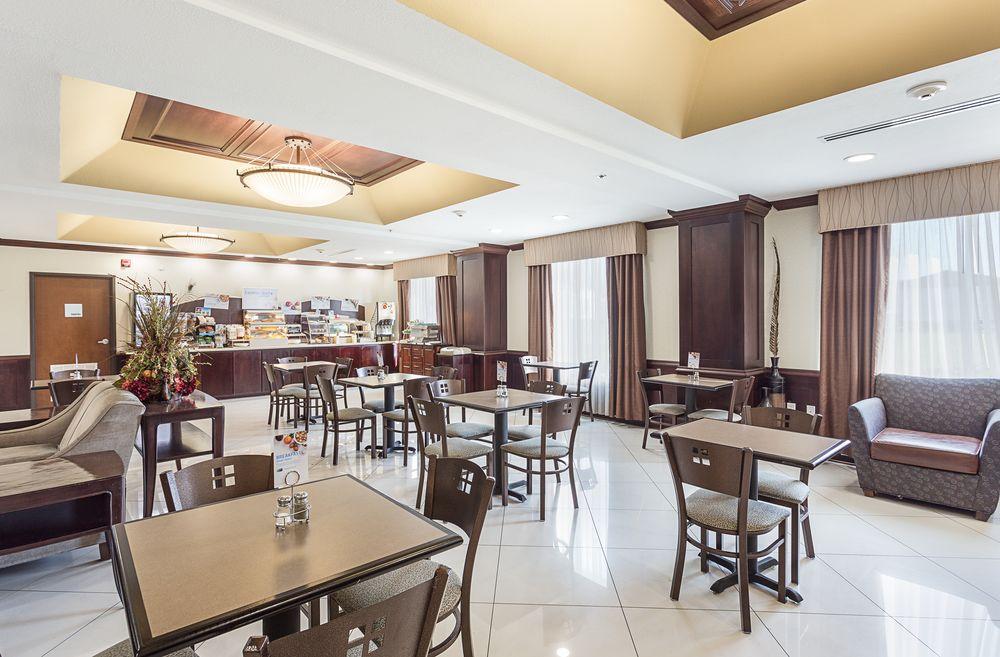 Holiday Inn Express Hotel & Suites Byram By Ihg Экстерьер фото