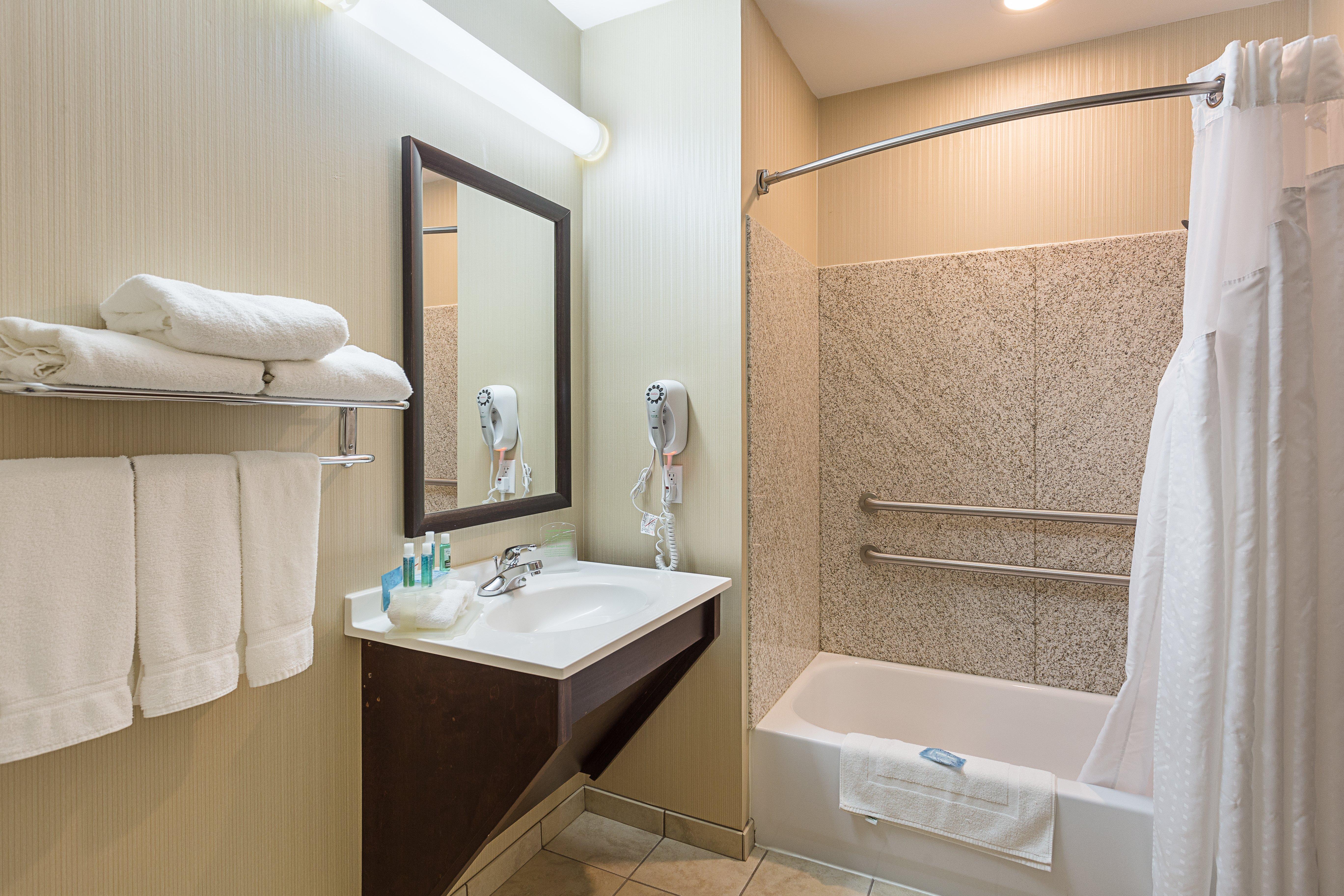 Holiday Inn Express Hotel & Suites Byram By Ihg Экстерьер фото