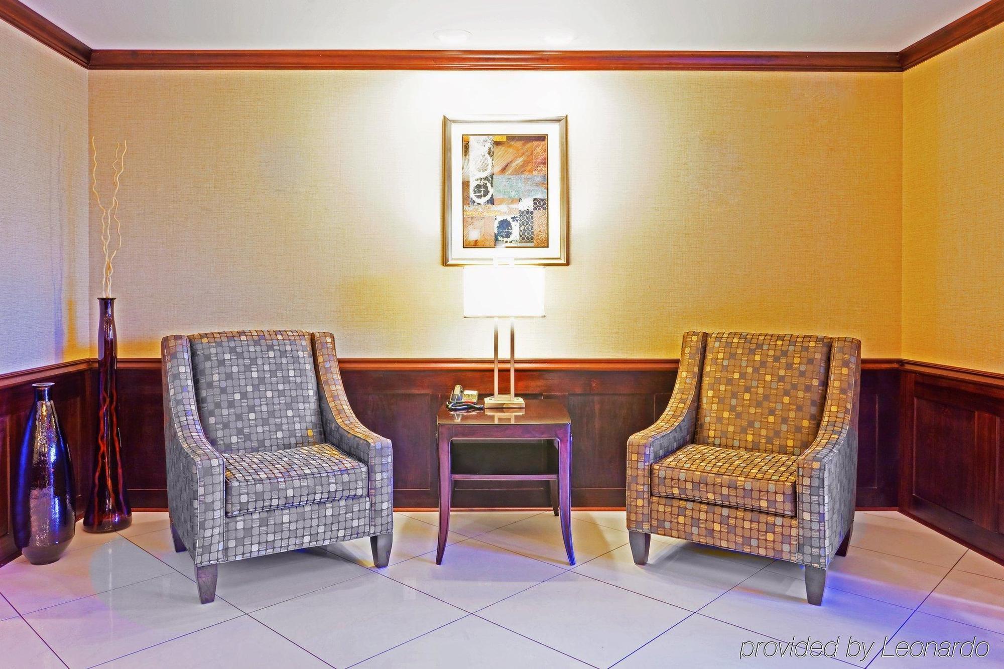 Holiday Inn Express Hotel & Suites Byram By Ihg Экстерьер фото