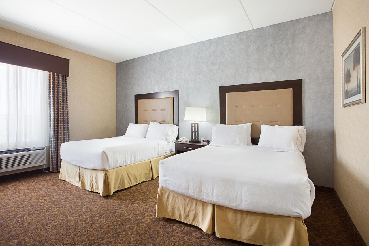 Holiday Inn Express Hotel & Suites Byram By Ihg Экстерьер фото