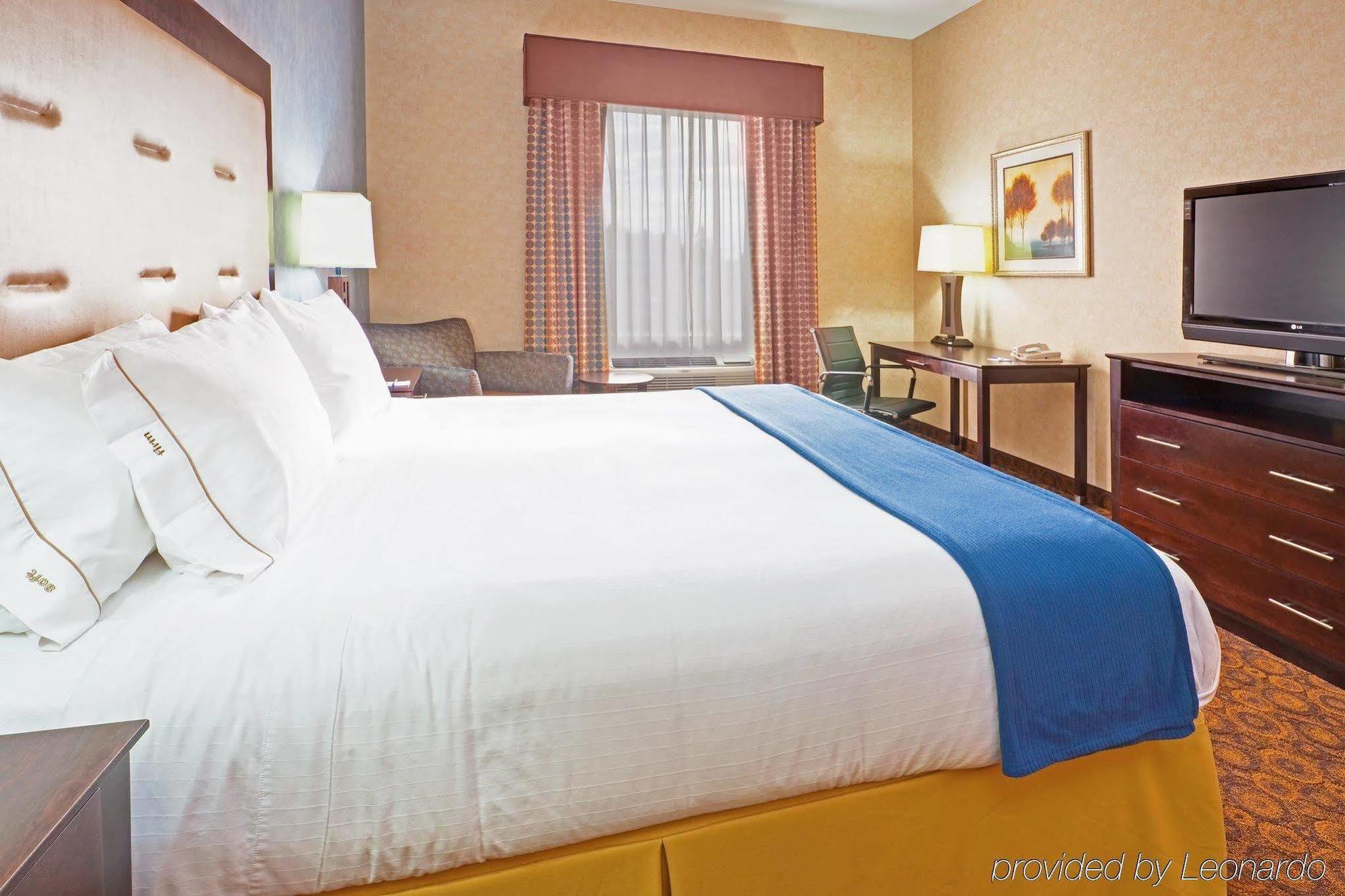 Holiday Inn Express Hotel & Suites Byram By Ihg Экстерьер фото