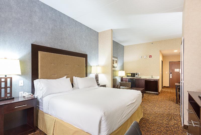 Holiday Inn Express Hotel & Suites Byram By Ihg Экстерьер фото